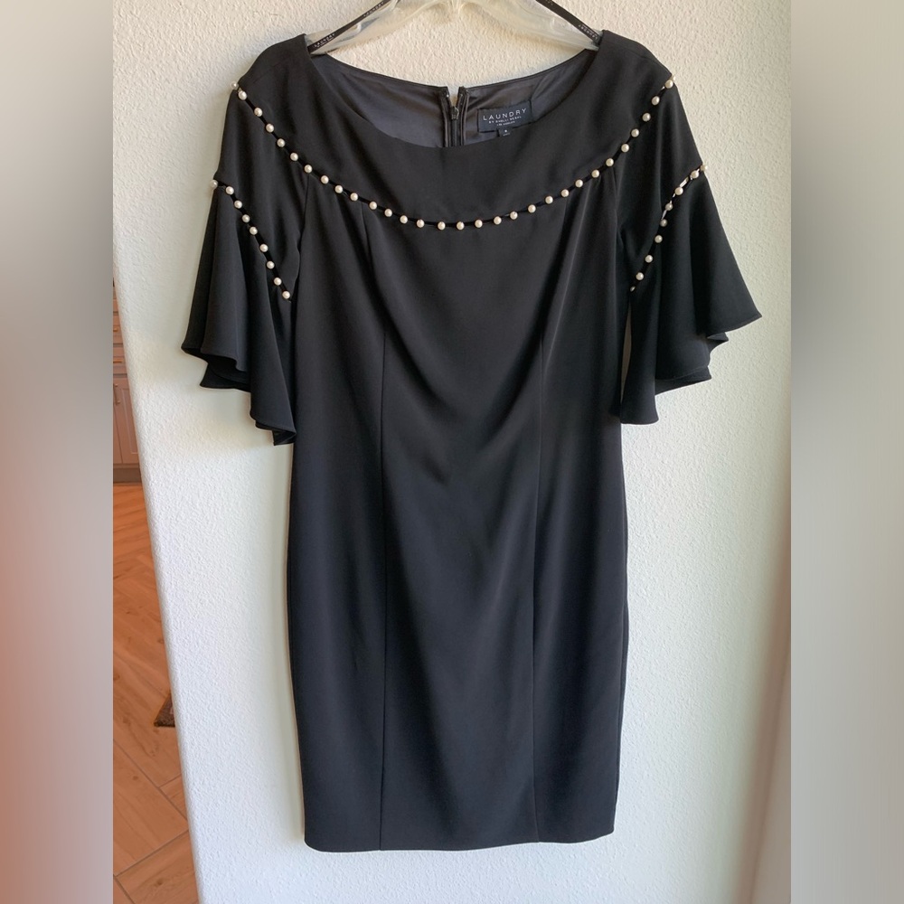 Laundry by Shelli Segal black crepe dress with Pearl detail size 8